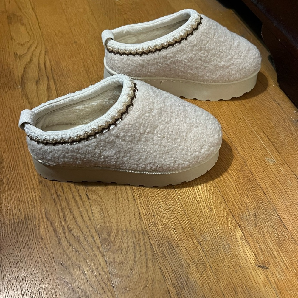 Cozy light  beige Slip-On’s